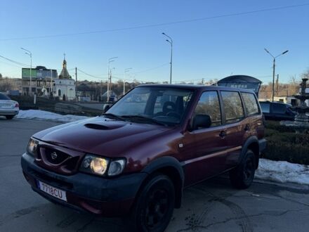 Червоний Ніссан Террано, об'ємом двигуна 2.7 л та пробігом 326 тис. км за 1296 $, фото 1 на Automoto.ua