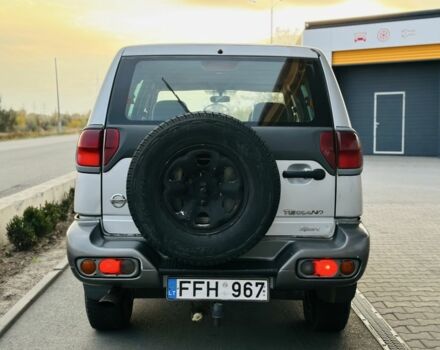 Серый Ниссан Террано, объемом двигателя 2.7 л и пробегом 300 тыс. км за 3450 $, фото 4 на Automoto.ua