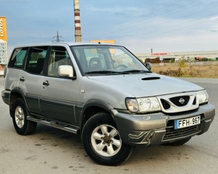 Серый Ниссан Террано, объемом двигателя 2.7 л и пробегом 300 тыс. км за 3450 $, фото 1 на Automoto.ua