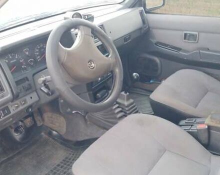 Синий Ниссан Террано, объемом двигателя 2.37 л и пробегом 360 тыс. км за 4500 $, фото 10 на Automoto.ua