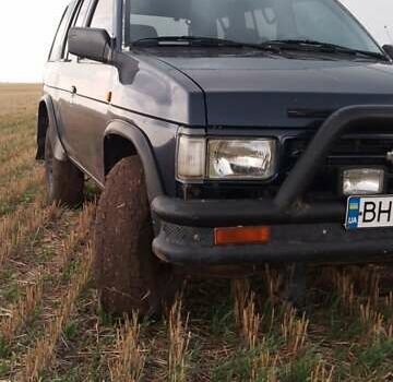 Синий Ниссан Террано, объемом двигателя 2.37 л и пробегом 360 тыс. км за 4500 $, фото 3 на Automoto.ua