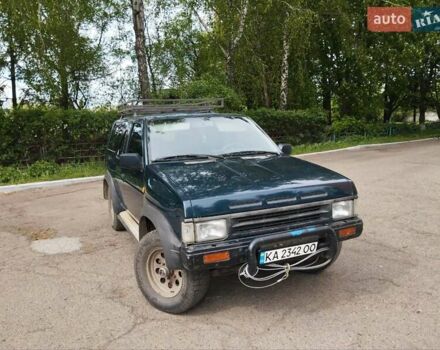 Синий Ниссан Террано, объемом двигателя 2.39 л и пробегом 380 тыс. км за 3400 $, фото 1 на Automoto.ua
