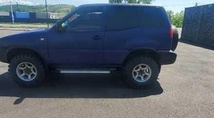 Синій Ніссан Террано, об'ємом двигуна 2.4 л та пробігом 200 тис. км за 4850 $, фото 1 на Automoto.ua