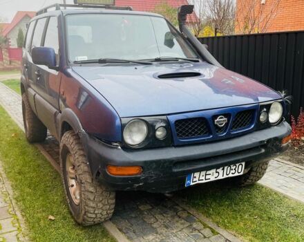 Синий Ниссан Террано, объемом двигателя 2.7 л и пробегом 300 тыс. км за 3300 $, фото 1 на Automoto.ua