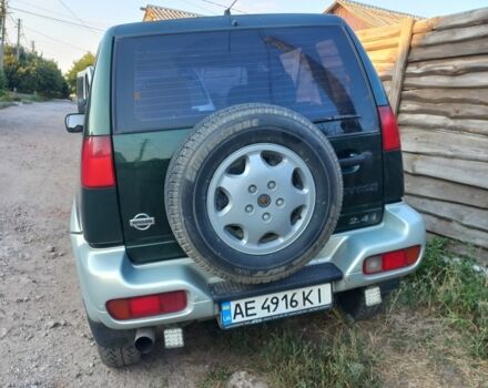 Зеленый Ниссан Террано, объемом двигателя 2.4 л и пробегом 283 тыс. км за 6000 $, фото 3 на Automoto.ua