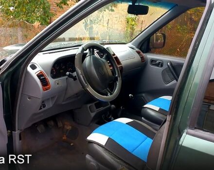 Зеленый Ниссан Террано, объемом двигателя 2.4 л и пробегом 0 тыс. км за 2700 $, фото 2 на Automoto.ua