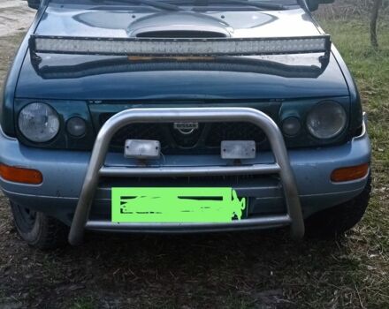 Зеленый Ниссан Террано, объемом двигателя 2.7 л и пробегом 305 тыс. км за 2800 $, фото 1 на Automoto.ua