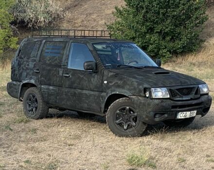 Зеленый Ниссан Террано, объемом двигателя 2.7 л и пробегом 370 тыс. км за 95000 $, фото 1 на Automoto.ua