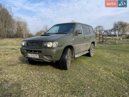 Зеленый Ниссан Террано, объемом двигателя 2.7 л и пробегом 350 тыс. км за 5500 $, фото 1 на Automoto.ua