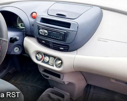 Ниссан Тино, объемом двигателя 22 л и пробегом 285 тыс. км за 3100 $, фото 5 на Automoto.ua