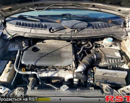 Ниссан Тино, объемом двигателя 2 л и пробегом 268 тыс. км за 2200 $, фото 1 на Automoto.ua