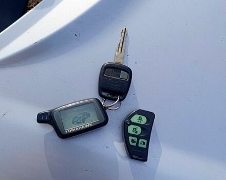 Серый Ниссан Тино, объемом двигателя 2 л и пробегом 315 тыс. км за 1100 $, фото 1 на Automoto.ua