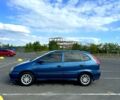 Синий Ниссан Тино, объемом двигателя 2 л и пробегом 215 тыс. км за 2850 $, фото 5 на Automoto.ua