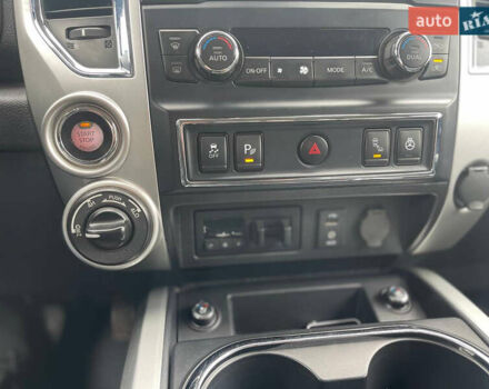 Белый Ниссан Титан, объемом двигателя 4.98 л и пробегом 330 тыс. км за 30000 $, фото 9 на Automoto.ua