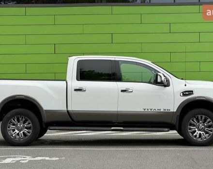 Белый Ниссан Титан, объемом двигателя 5.55 л и пробегом 28 тыс. км за 41000 $, фото 8 на Automoto.ua