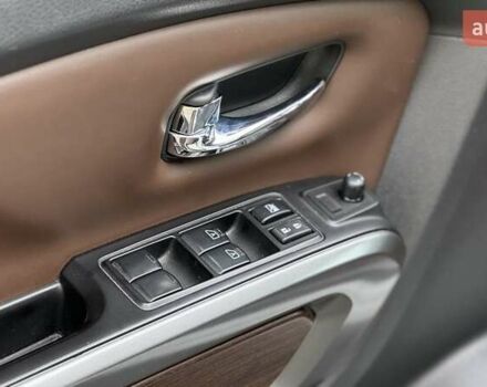 Белый Ниссан Титан, объемом двигателя 5.55 л и пробегом 28 тыс. км за 41000 $, фото 14 на Automoto.ua