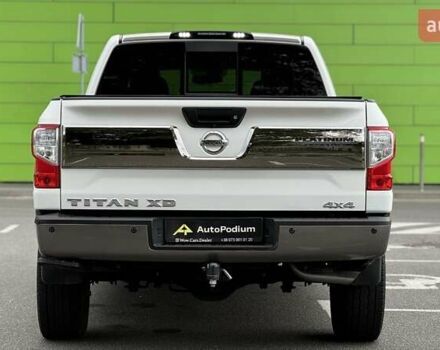 Белый Ниссан Титан, объемом двигателя 5.55 л и пробегом 28 тыс. км за 41000 $, фото 6 на Automoto.ua