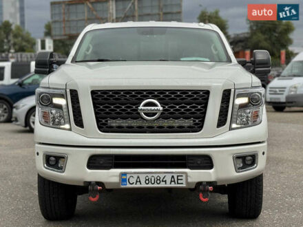 Белый Ниссан Титан, объемом двигателя 4.98 л и пробегом 330 тыс. км за 30000 $, фото 1 на Automoto.ua