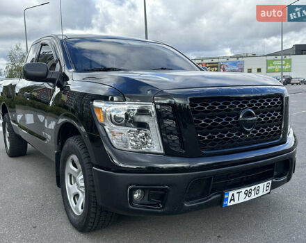 Черный Ниссан Титан, объемом двигателя 5.55 л и пробегом 47 тыс. км за 24900 $, фото 6 на Automoto.ua