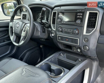 Черный Ниссан Титан, объемом двигателя 5.55 л и пробегом 47 тыс. км за 24900 $, фото 18 на Automoto.ua