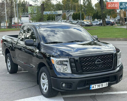 Черный Ниссан Титан, объемом двигателя 5.55 л и пробегом 47 тыс. км за 24900 $, фото 14 на Automoto.ua