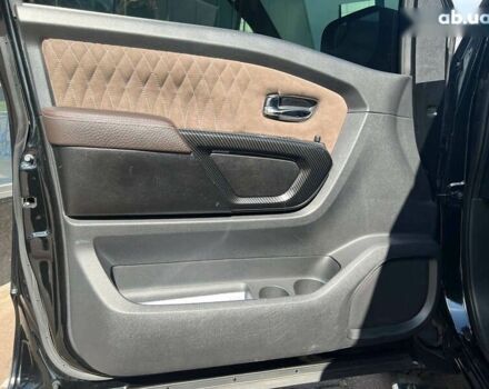 Черный Ниссан Титан, объемом двигателя 5.6 л и пробегом 69 тыс. км за 39999 $, фото 17 на Automoto.ua