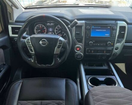 Черный Ниссан Титан, объемом двигателя 5.6 л и пробегом 69 тыс. км за 39999 $, фото 15 на Automoto.ua