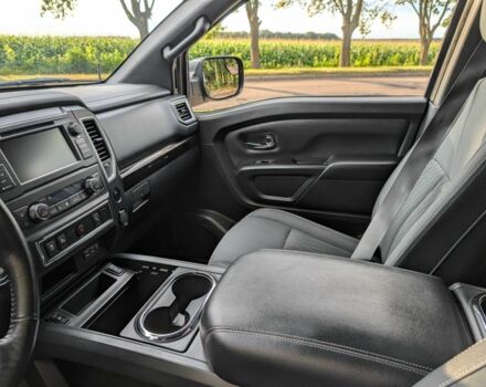 Черный Ниссан Титан, объемом двигателя 5.6 л и пробегом 160 тыс. км за 26999 $, фото 19 на Automoto.ua