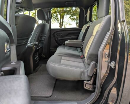 Черный Ниссан Титан, объемом двигателя 5.6 л и пробегом 160 тыс. км за 26999 $, фото 20 на Automoto.ua