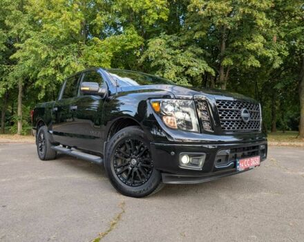 Черный Ниссан Титан, объемом двигателя 5.6 л и пробегом 160 тыс. км за 26999 $, фото 5 на Automoto.ua