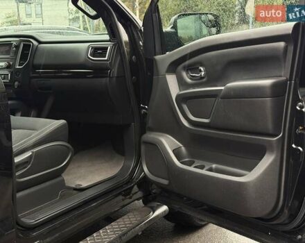Черный Ниссан Титан, объемом двигателя 5.56 л и пробегом 160 тыс. км за 29999 $, фото 57 на Automoto.ua