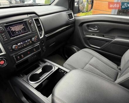 Черный Ниссан Титан, объемом двигателя 5.56 л и пробегом 160 тыс. км за 29999 $, фото 37 на Automoto.ua