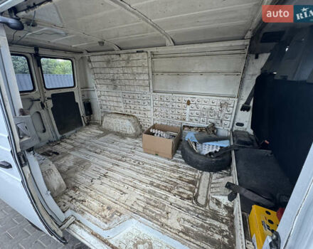 Белый Ниссан Трейд, объемом двигателя 2.28 л и пробегом 350 тыс. км за 2500 $, фото 5 на Automoto.ua