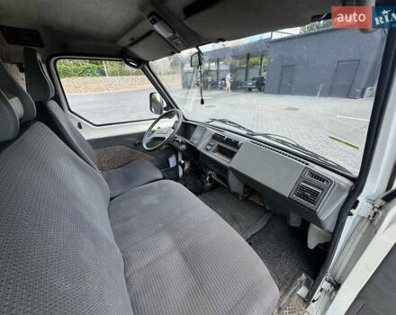 Белый Ниссан Трейд, объемом двигателя 2.28 л и пробегом 350 тыс. км за 2500 $, фото 6 на Automoto.ua