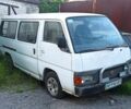 Белый Ниссан Урван, объемом двигателя 2.7 л и пробегом 300 тыс. км за 604 $, фото 1 на Automoto.ua