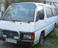 Белый Ниссан Урван, объемом двигателя 2.7 л и пробегом 300 тыс. км за 25000 $, фото 1 на Automoto.ua