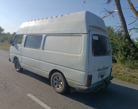 Белый Ниссан Урван, объемом двигателя 0 л и пробегом 200 тыс. км за 1290 $, фото 5 на Automoto.ua