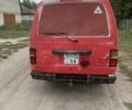 Красный Ниссан Урван, объемом двигателя 2.5 л и пробегом 300 тыс. км за 900 $, фото 3 на Automoto.ua