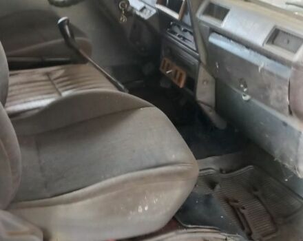 Синій Ніссан Урван, об'ємом двигуна 2.3 л та пробігом 300 тис. км за 387 $, фото 7 на Automoto.ua