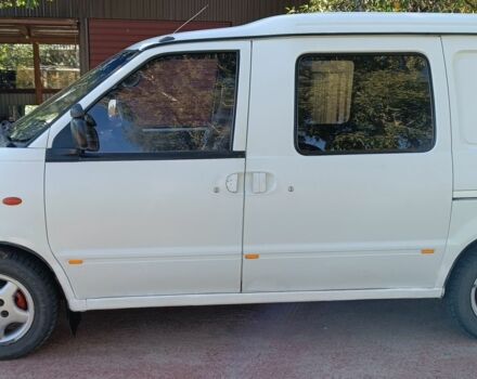 Білий Ніссан Ванетте, об'ємом двигуна 2.3 л та пробігом 307 тис. км за 2600 $, фото 2 на Automoto.ua