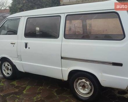 Белый Ниссан Ванетте, объемом двигателя 2 л и пробегом 216 тыс. км за 2100 $, фото 2 на Automoto.ua