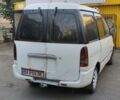 Белый Ниссан Ванетте, объемом двигателя 2.3 л и пробегом 400 тыс. км за 2397 $, фото 3 на Automoto.ua