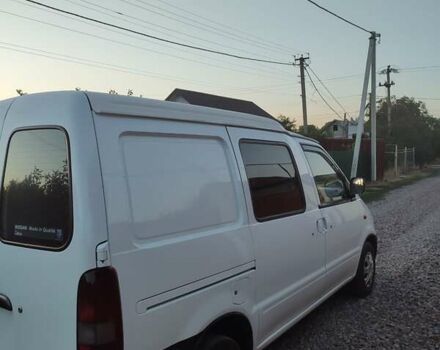 Белый Ниссан Ванетте, объемом двигателя 2.28 л и пробегом 253 тыс. км за 6000 $, фото 1 на Automoto.ua