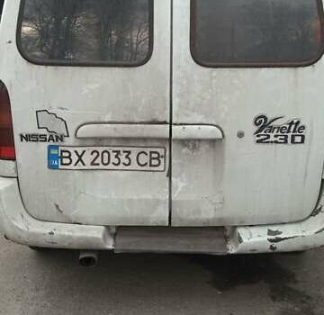 Белый Ниссан Ванетте, объемом двигателя 2.5 л и пробегом 320 тыс. км за 2200 $, фото 3 на Automoto.ua