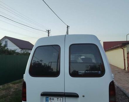 Белый Ниссан Ванетте, объемом двигателя 2.28 л и пробегом 253 тыс. км за 6000 $, фото 3 на Automoto.ua