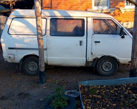 Белый Ниссан Ванетте, объемом двигателя 2 л и пробегом 0 тыс. км за 800 $, фото 2 на Automoto.ua