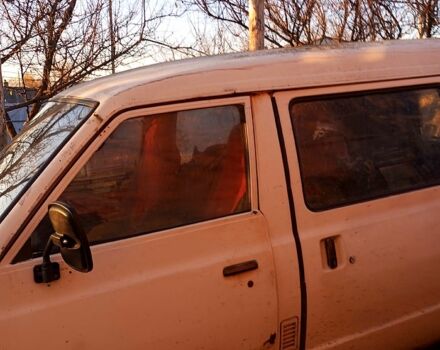 Белый Ниссан Ванетте, объемом двигателя 2 л и пробегом 0 тыс. км за 800 $, фото 1 на Automoto.ua