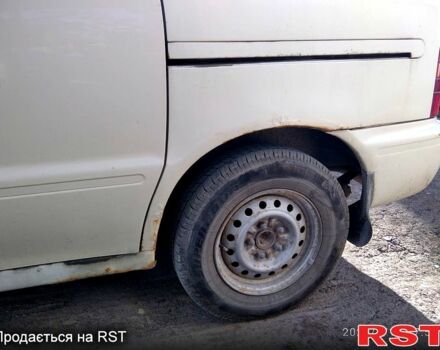 Белый Ниссан Ванетте, объемом двигателя 2.3 л и пробегом 266 тыс. км за 3200 $, фото 2 на Automoto.ua