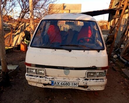 Белый Ниссан Ванетте, объемом двигателя 2 л и пробегом 0 тыс. км за 800 $, фото 1 на Automoto.ua