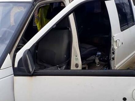 Білий Ніссан Ванетте, об'ємом двигуна 2.3 л та пробігом 297 тис. км за 2650 $, фото 1 на Automoto.ua